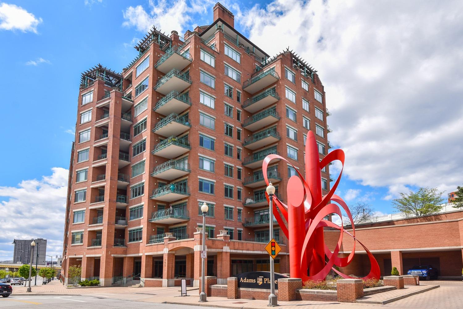 900 Adams Crossing
