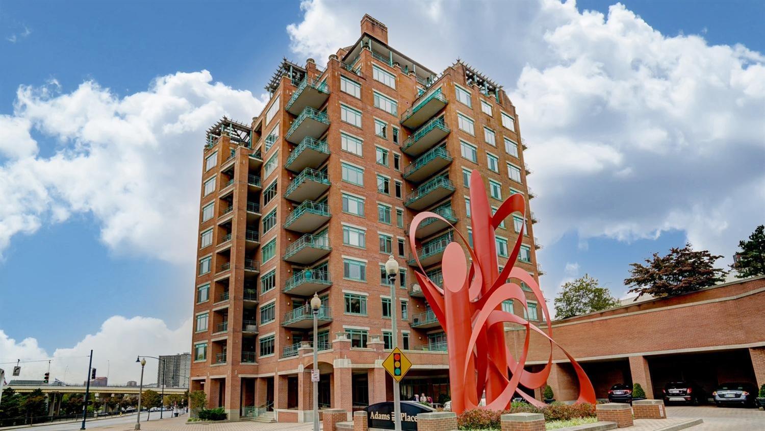 900 Adams Crossing