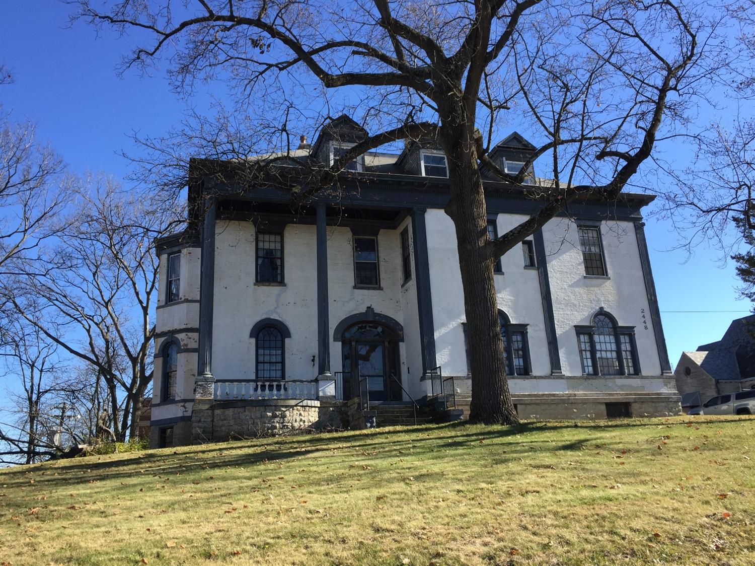 2448 Auburn Ave