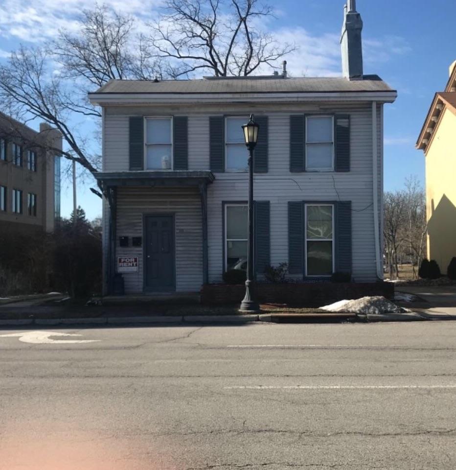 121 N Broadway St