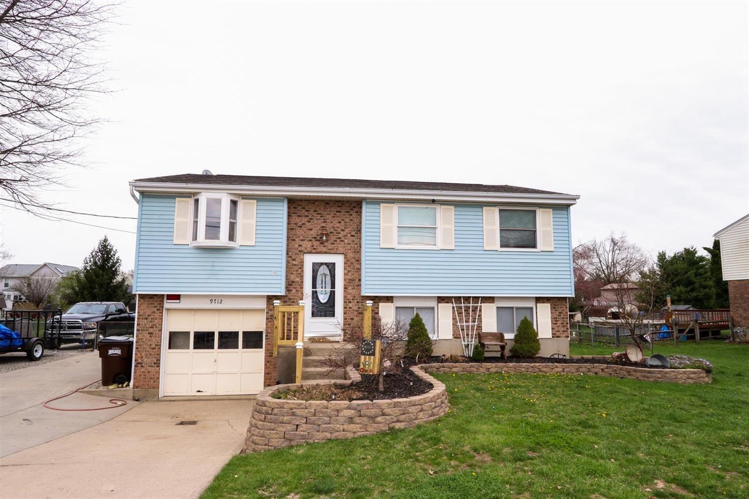 9712 Carolina Trace Dr Harrison OH
