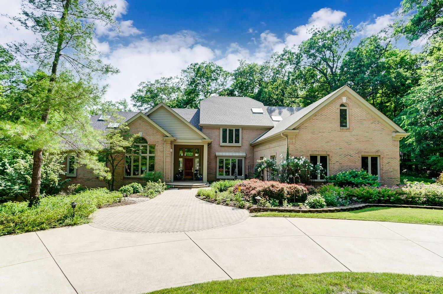 8325 Carolines Trl Indian Hill OH