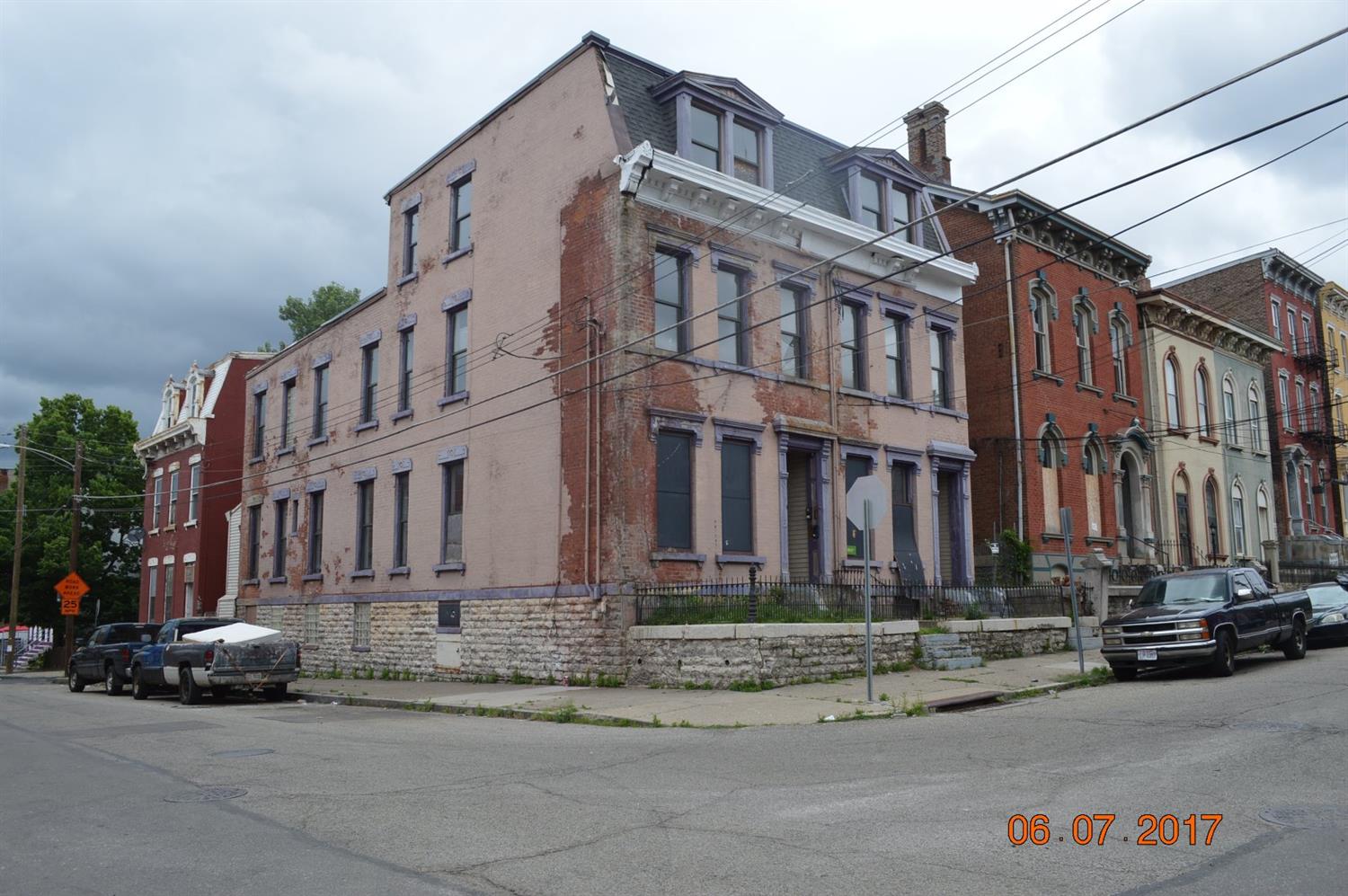 1034 Dayton St Cincinnati OH