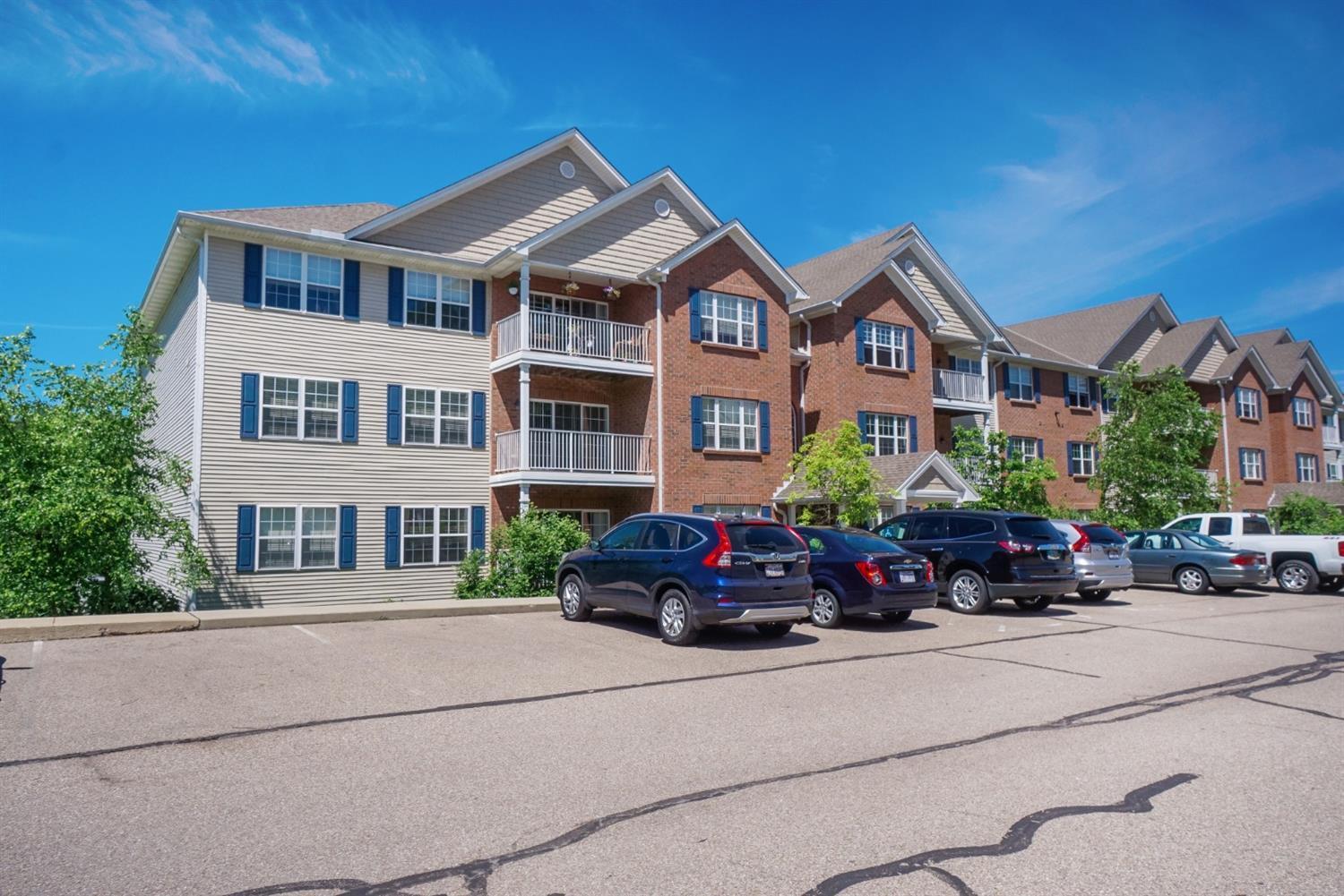 4512 Clearwater Pl 14 Green Twp OH