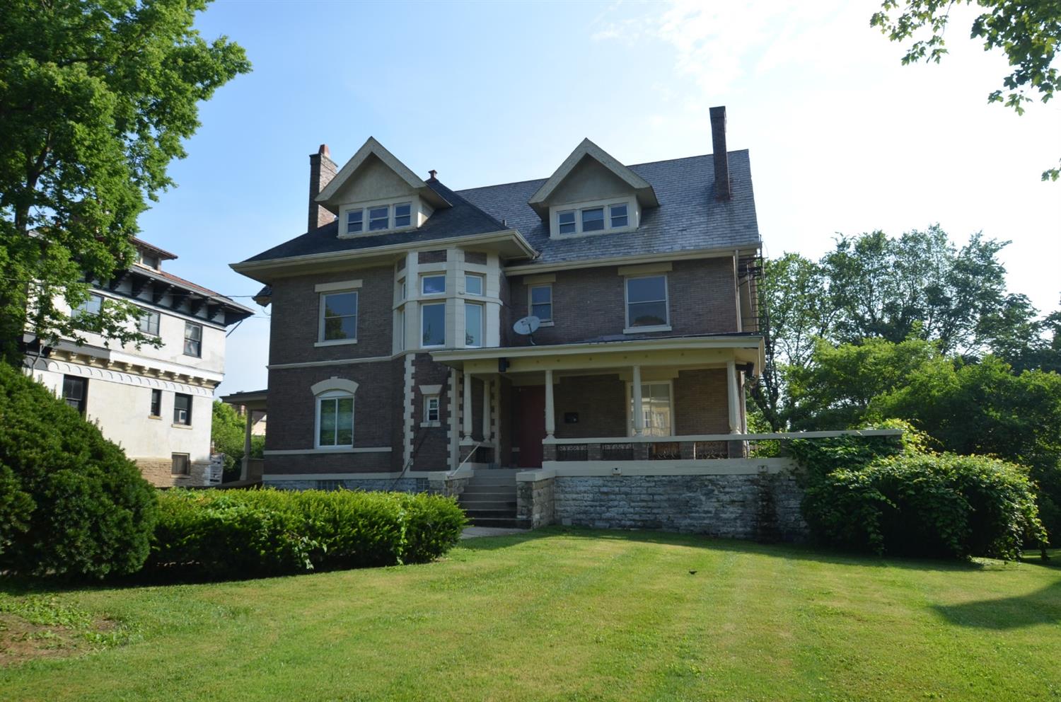 990 Dana Ave Cincinnati OH