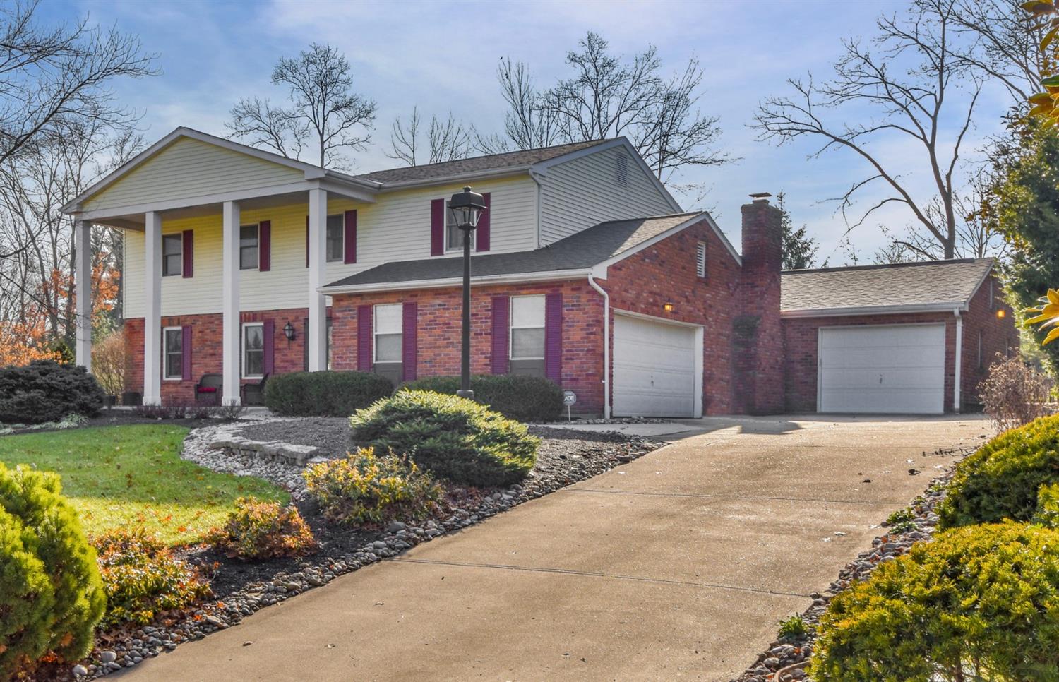 9877 Forestglen Dr Montgomery OH