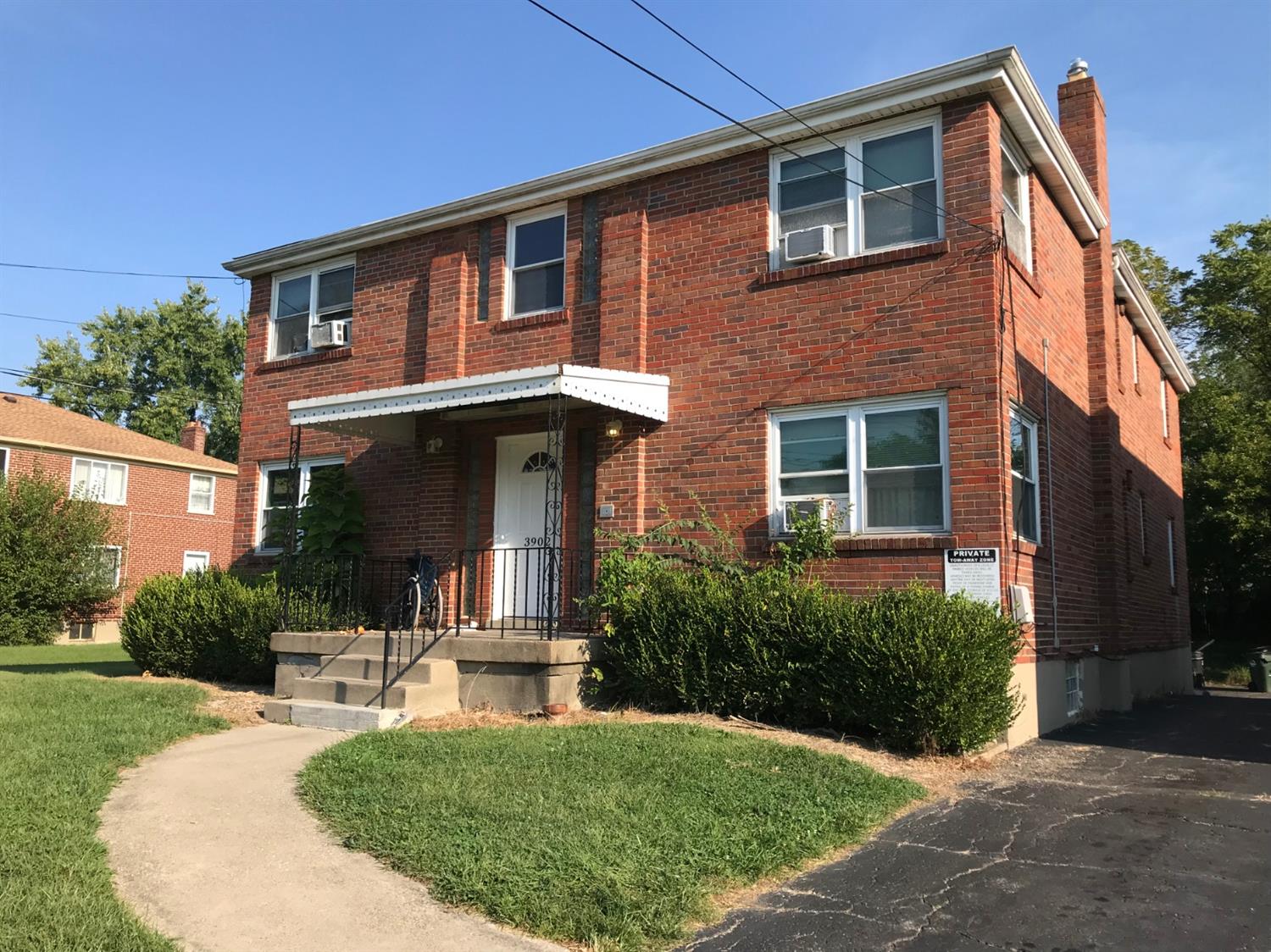 3902 E Gatewood Ln Silverton OH