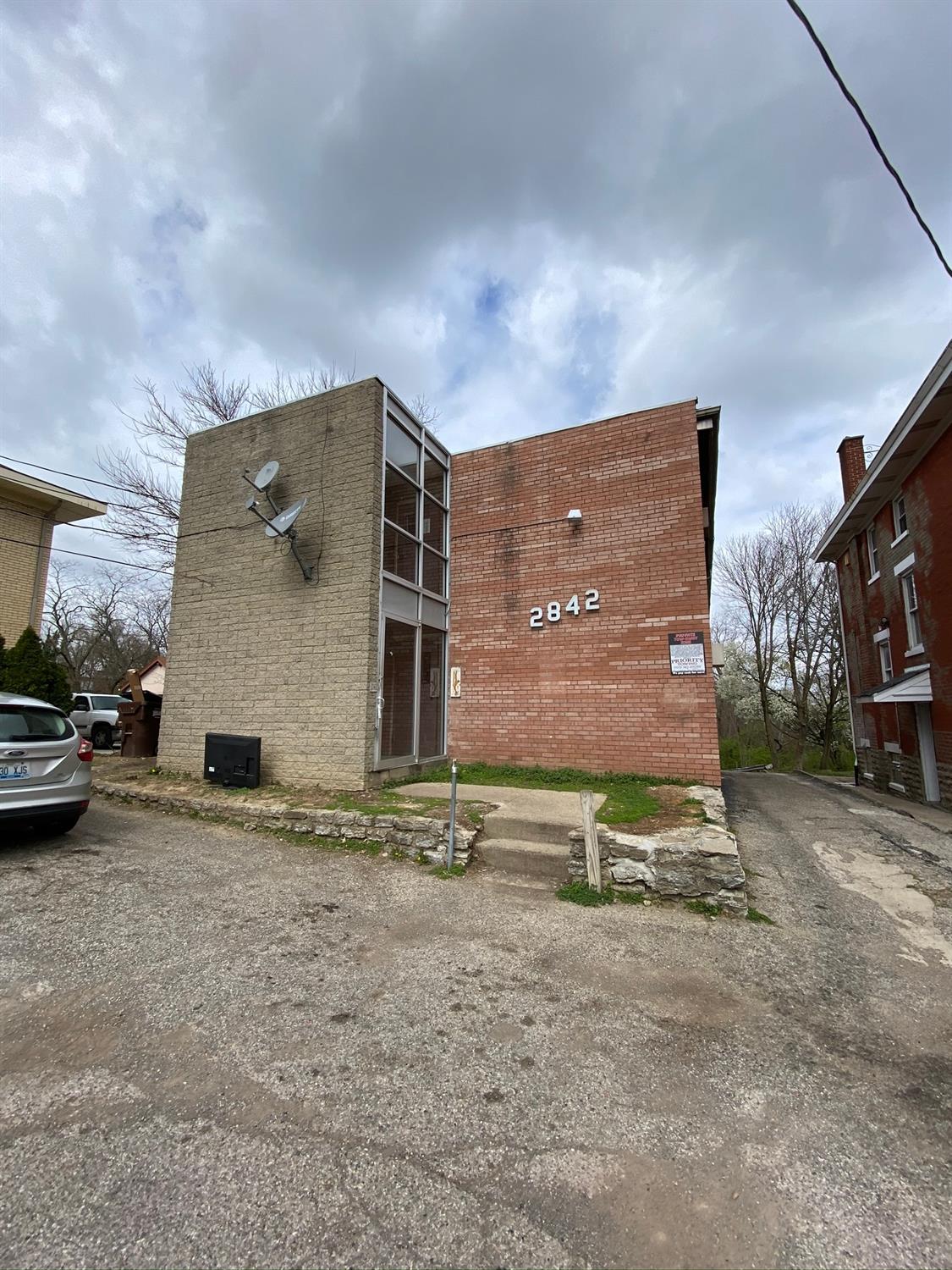 2842 Montana Ave Cincinnati OH