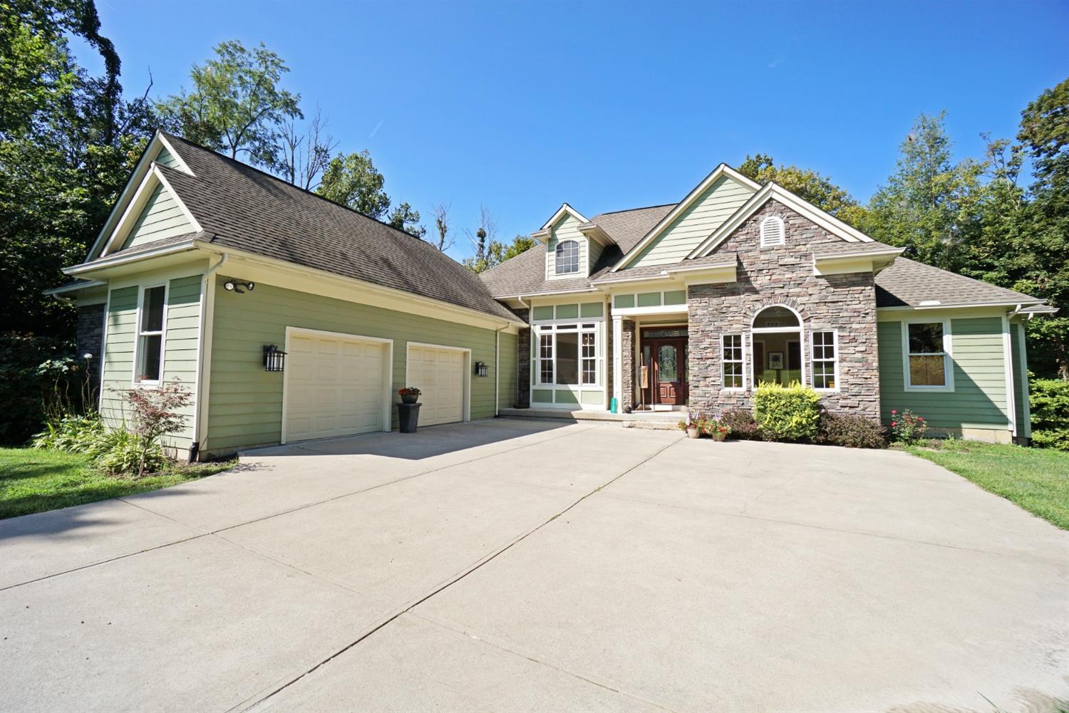 1735 Fox Tail Chase Dr Monroe Twp OH