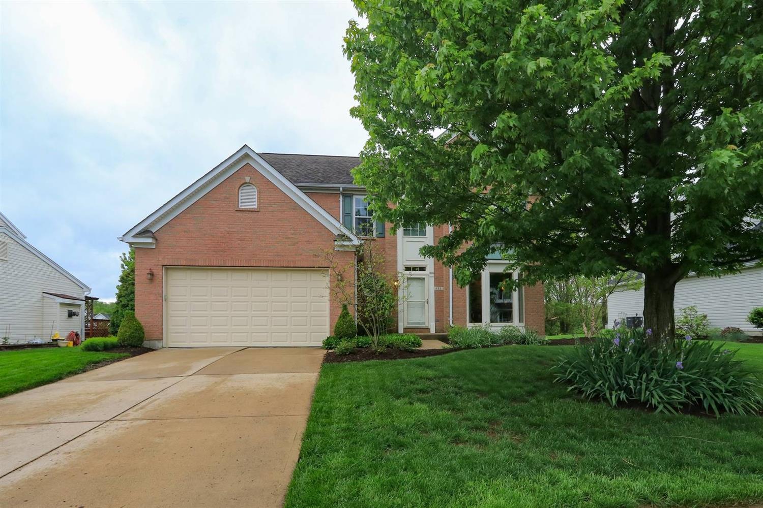 811 Oaktree Ct Lebanon OH