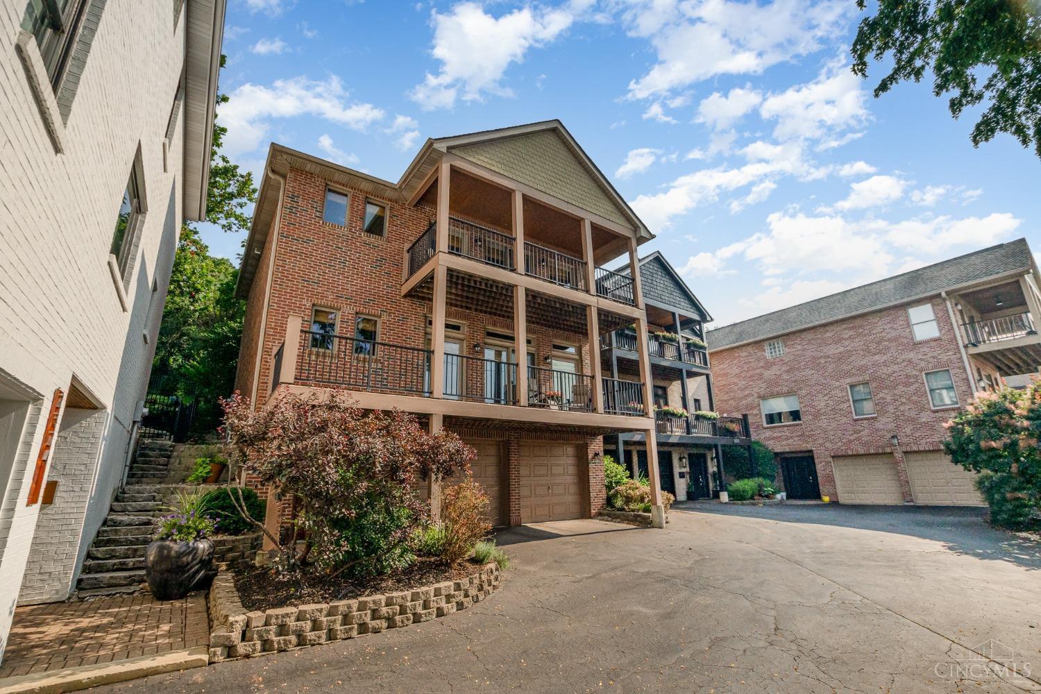 Photo of 2326 Riverside DR, Cincinnati, OH 45202