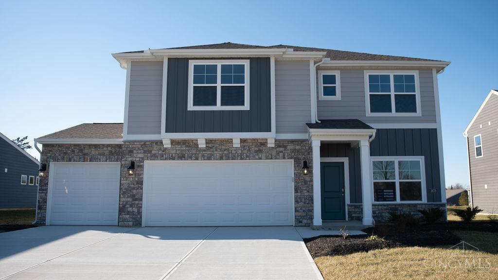 Photo of 3679 Heritage Farm Ln, Batavia Twp, OH 45103