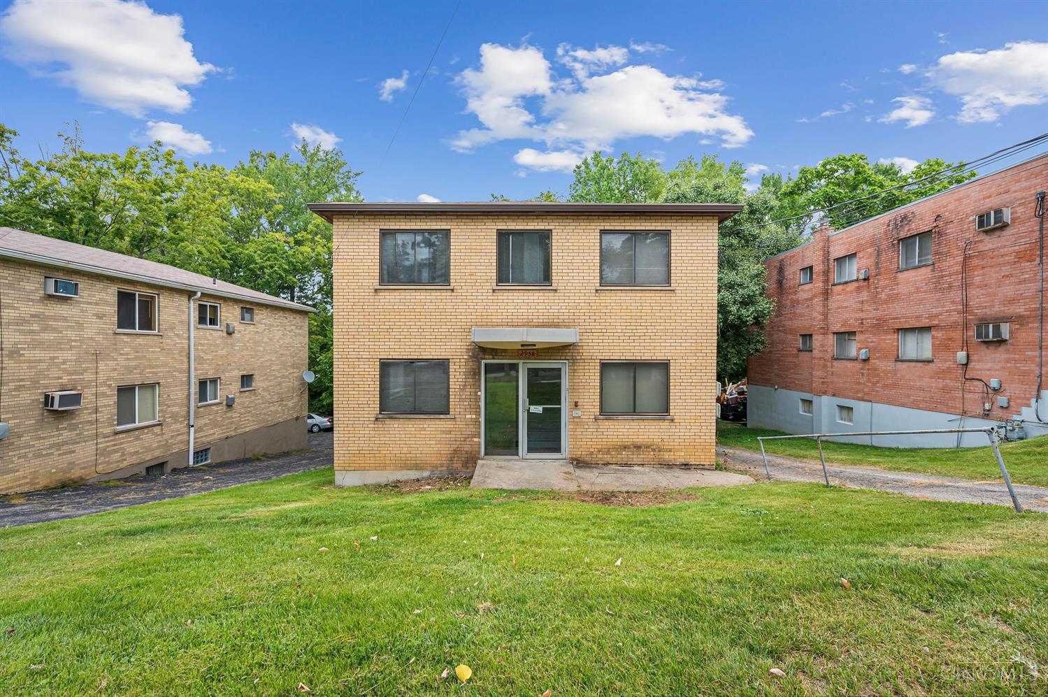 Photo of 2956 Ferguson RD, Cincinnati, OH 45238