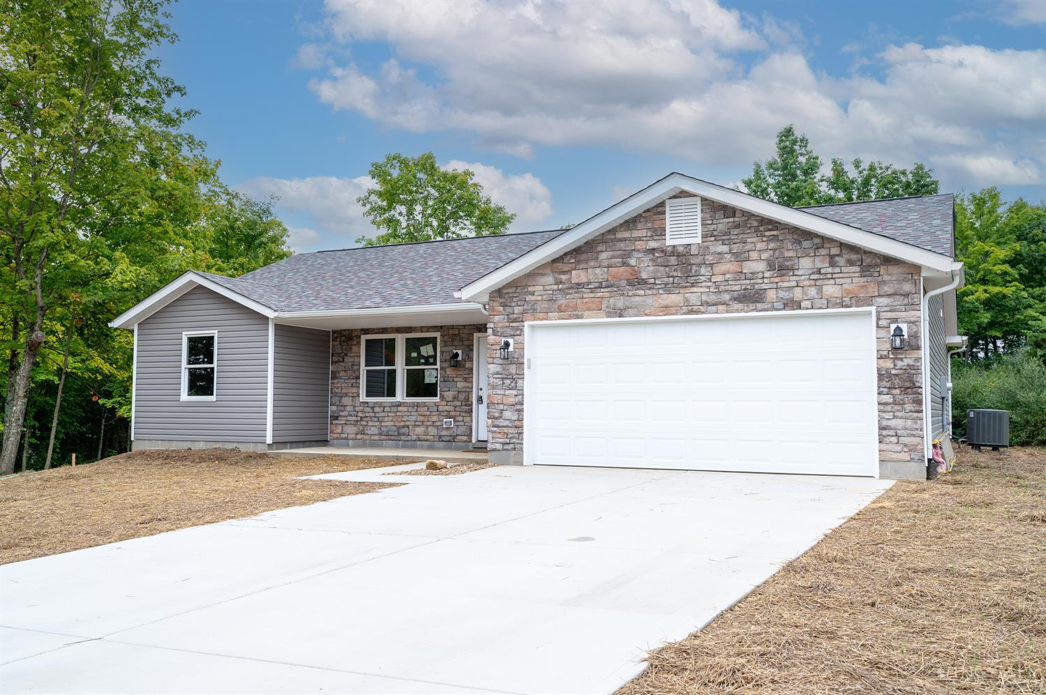 Photo of 1887 Hamilton Richmond Rd, Hamilton, OH 45013