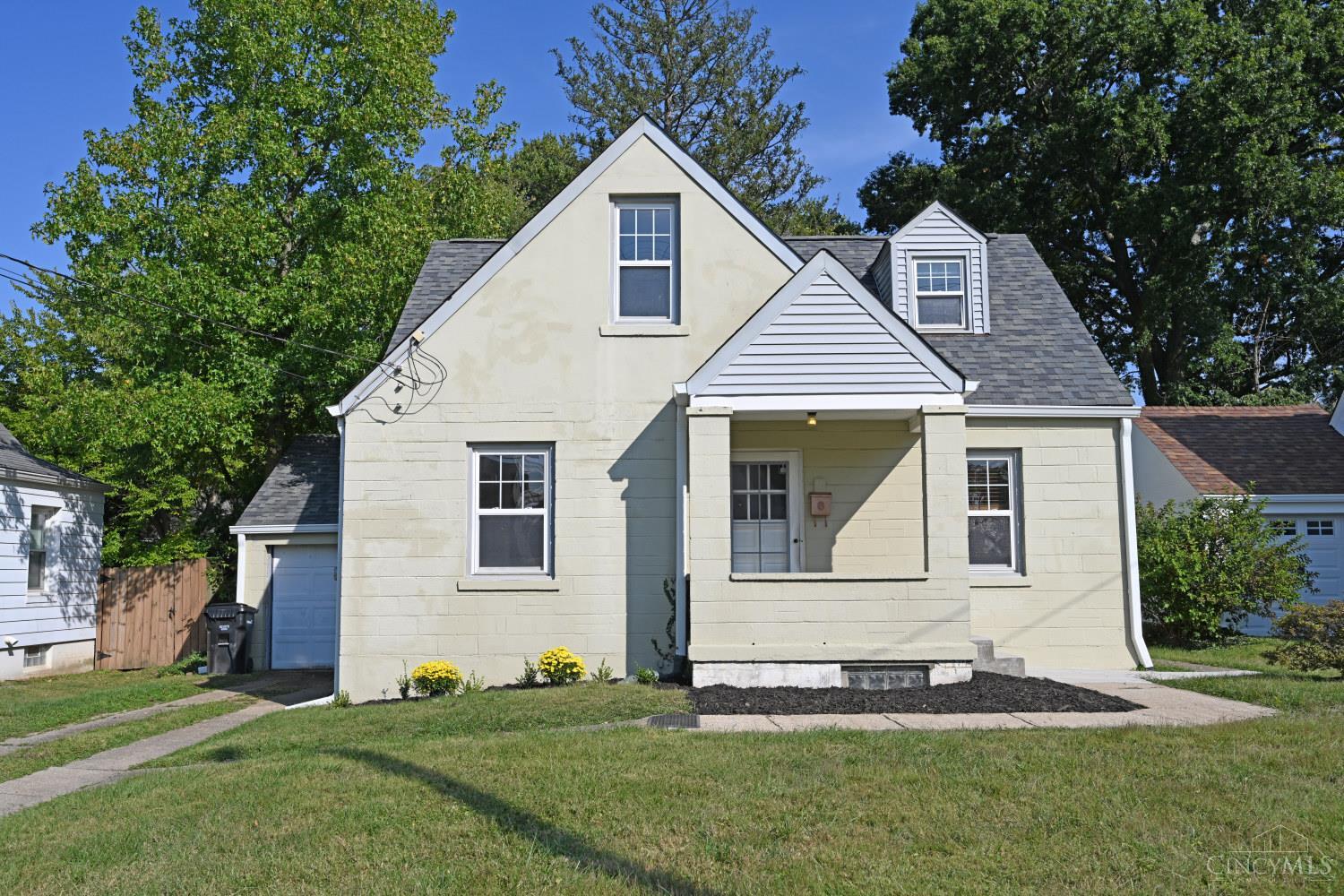 Photo of 1306 Burney LN, Cincinnati, OH 45230