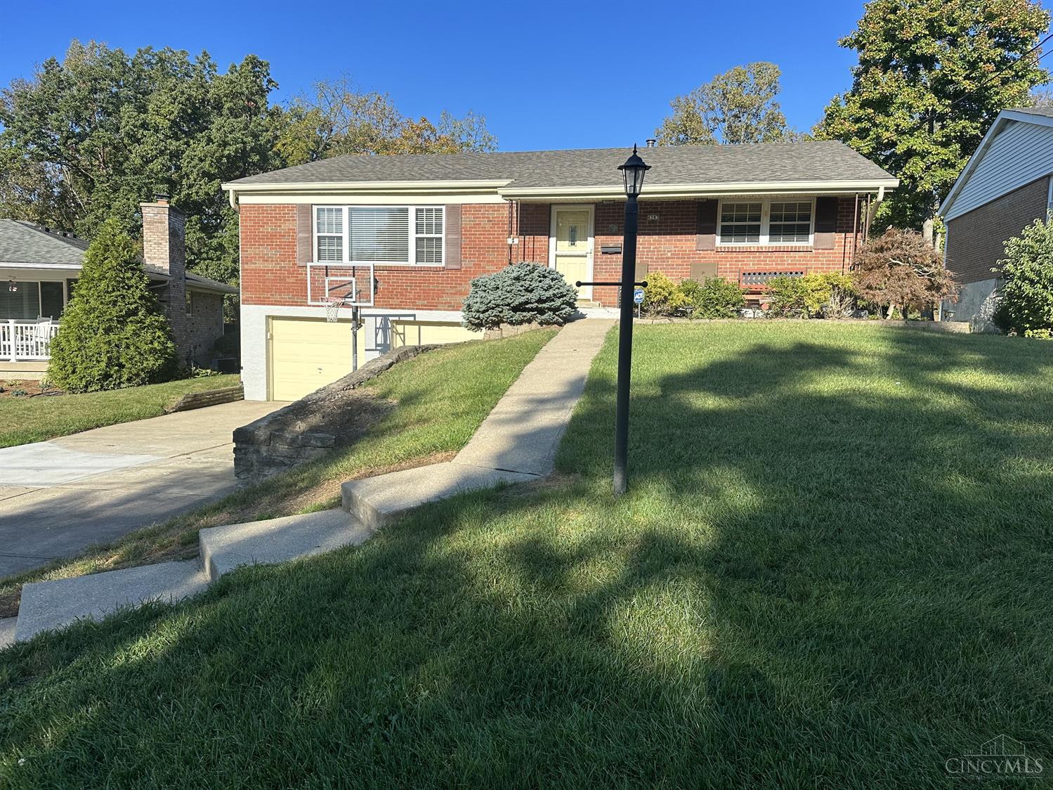 Photo of 4383 Airymont CT, Cincinnati, OH 45211