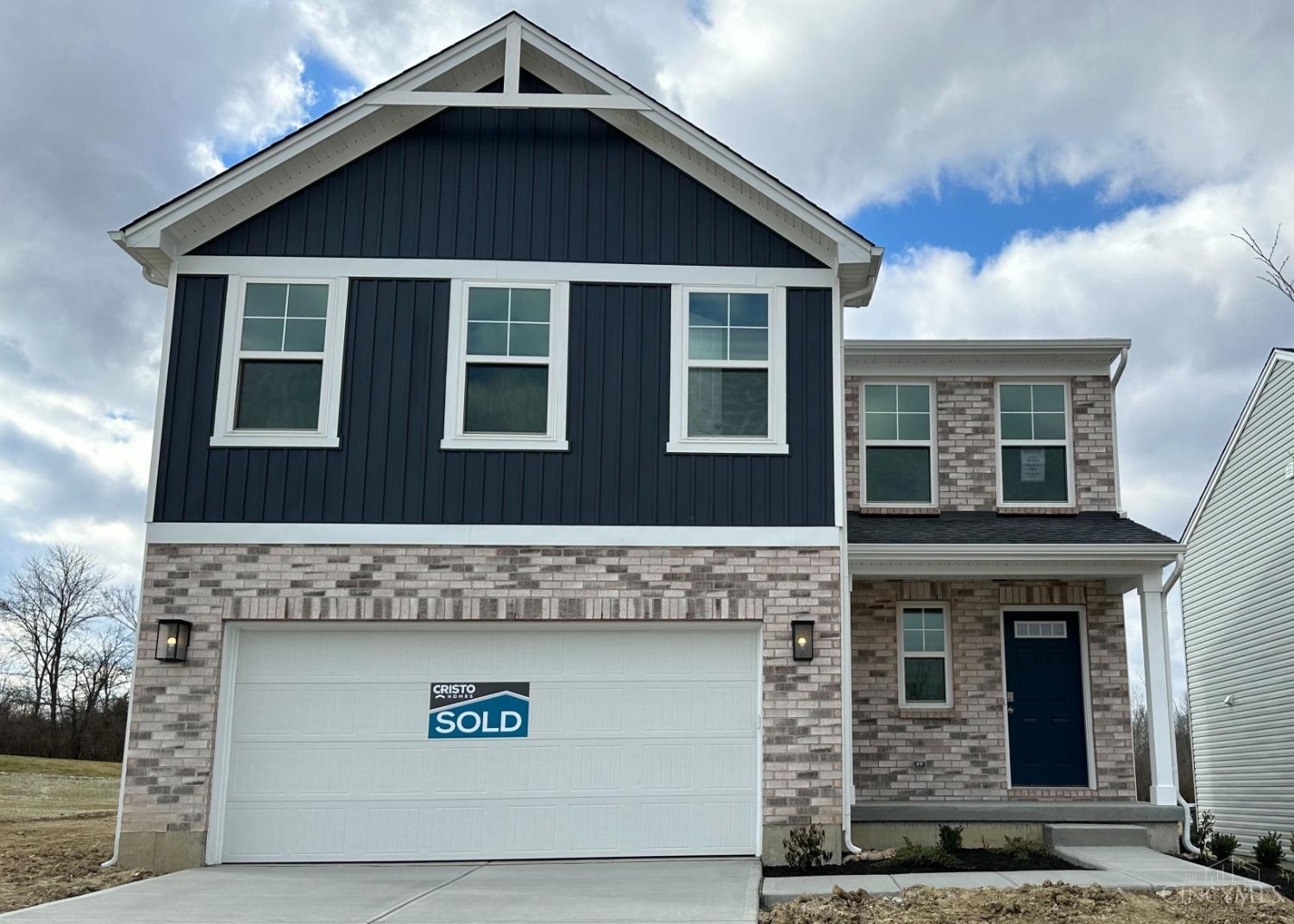 Photo of 2223 Pine Valley DR, Hamilton, OH 45013