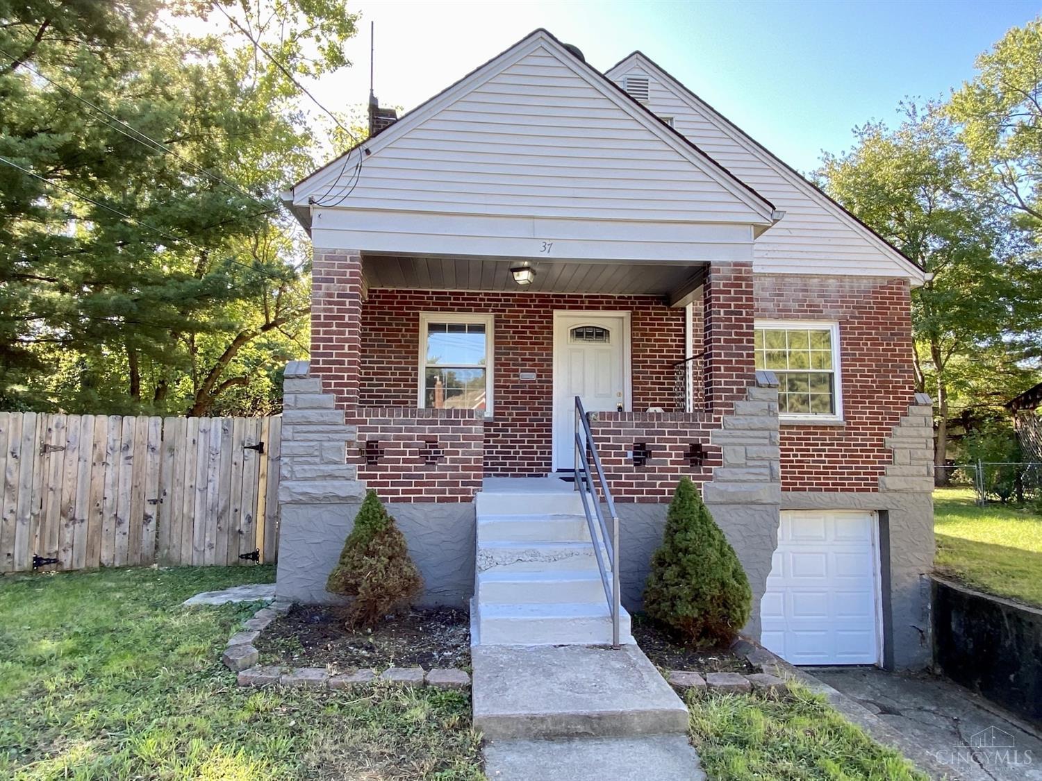 Photo of 37 Hartwell Ct, Cincinnati, OH 45216