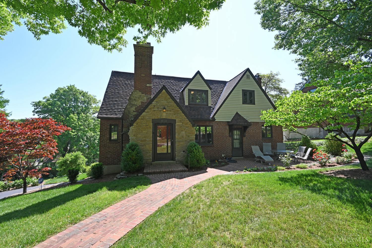 Photo of 860 Clifton Hills TER, Cincinnati, OH 45220