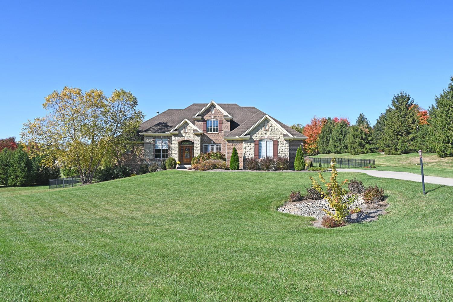 Photo of 8561 Twin Creek DR, Waynesville, OH 45068