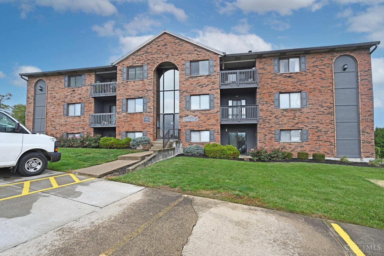 Photo of 9479 Woodland Hills DR, West Chester, OH 45011