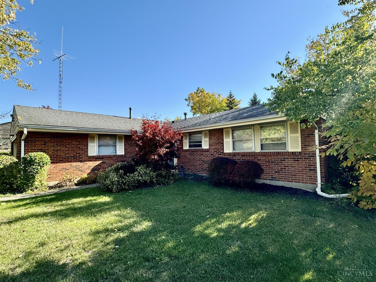 Photo of 1206 Sherwood Forest DR, Dayton, OH 45449