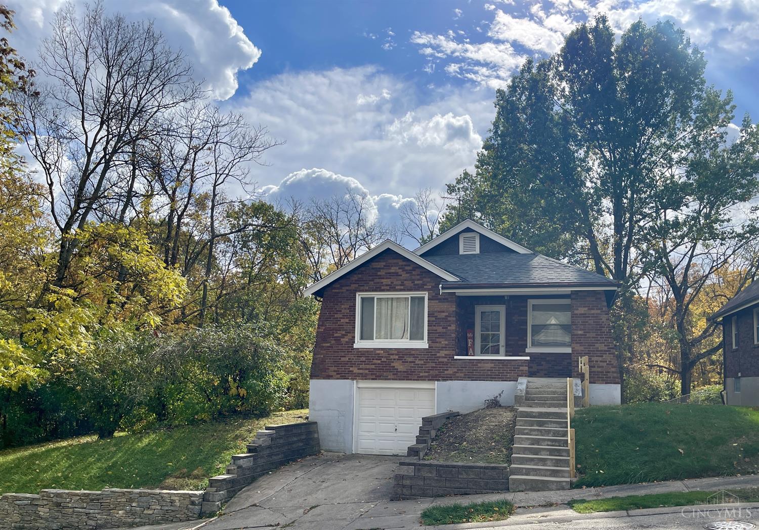 Photo of 4045 Vinedale AVE, Cincinnati, OH 45205