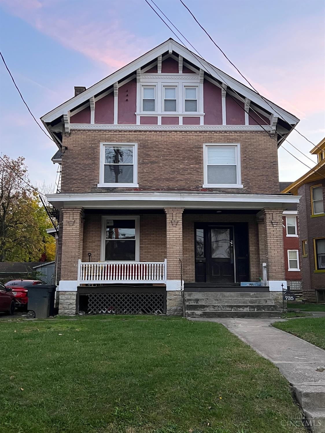Photo of 735 Oak ST, Cincinnati, OH 45206