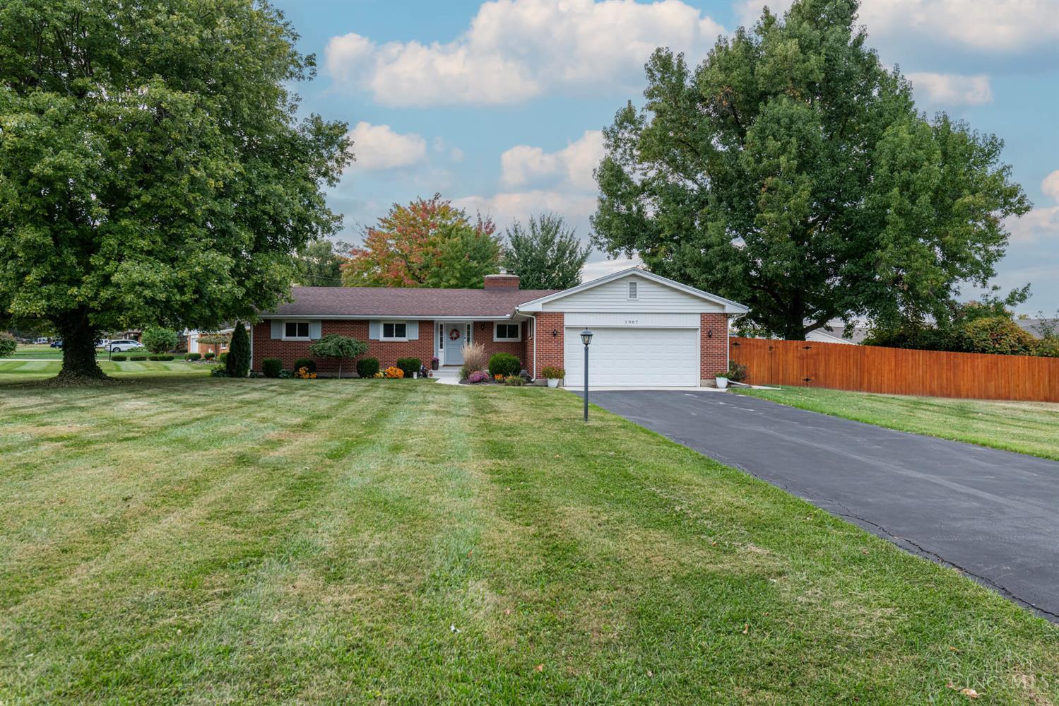 Photo of 1087 Grove Hill DR, Beavercreek, OH 45434