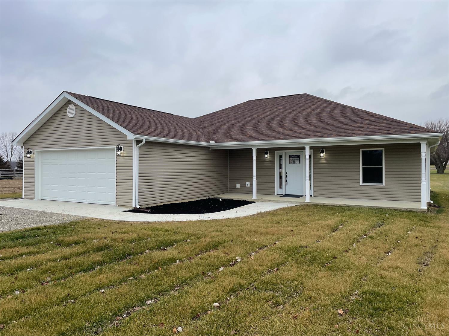 Photo of 791 Vinland Dr, Eaton, OH 45320