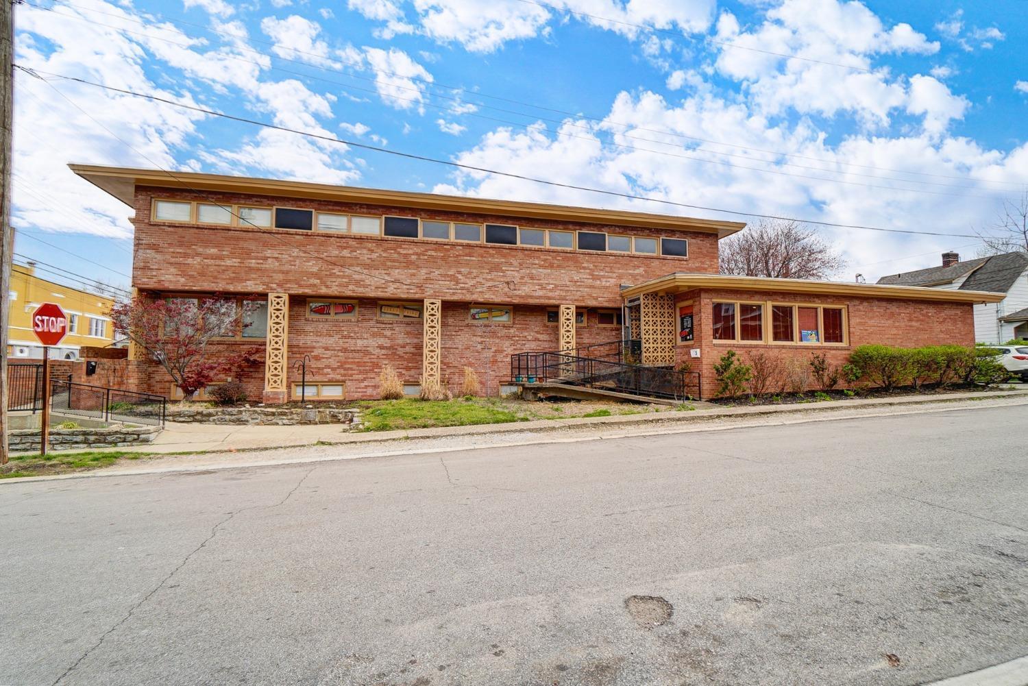 Photo of 6700 Vine St, Cincinnati, OH 45216