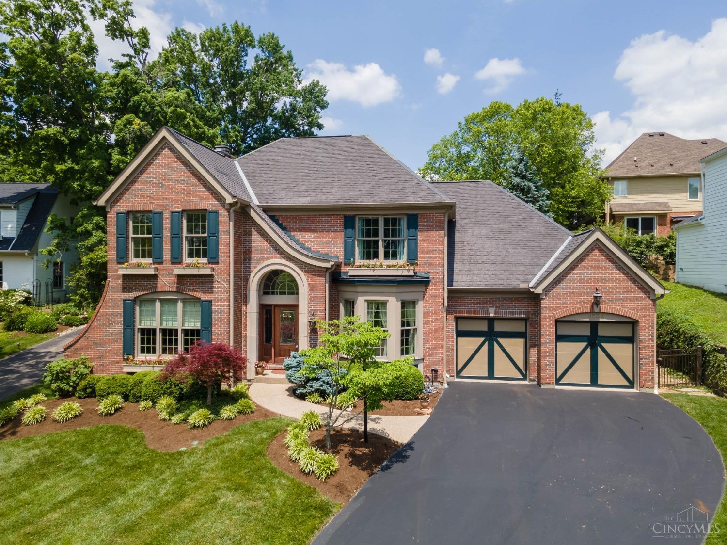 Photo of 3552 Grandin Road, Cincinnati, OH 45226