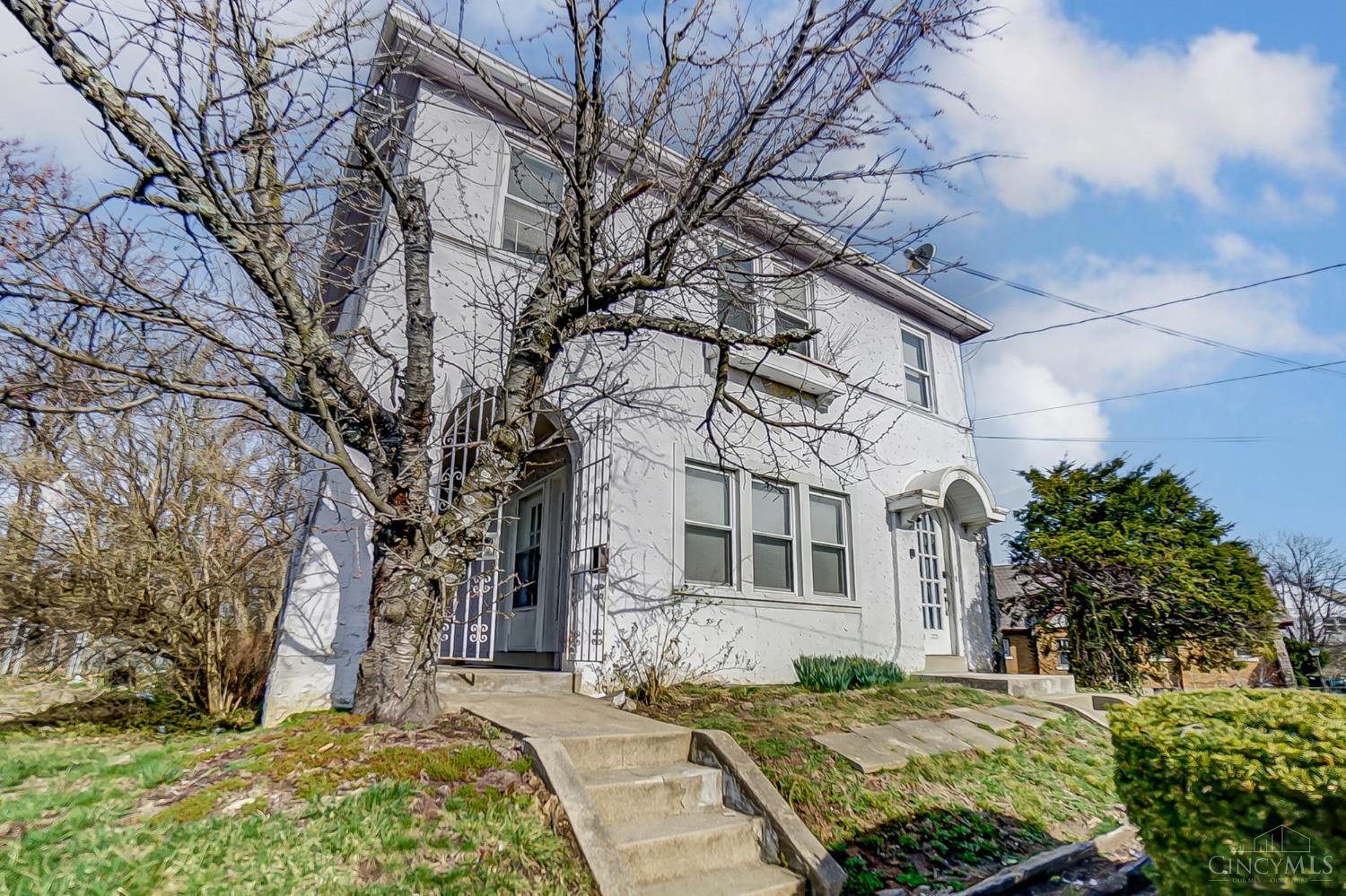 Photo of 3025 McHenry Ave, Cincinnati, OH 45211