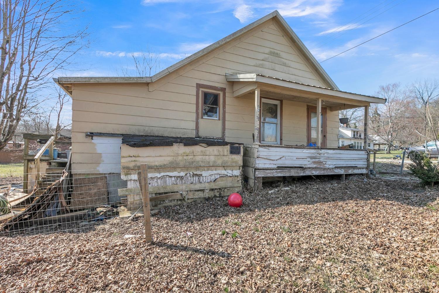 Photo of 111 Columbia St, Higginsport, OH 45121