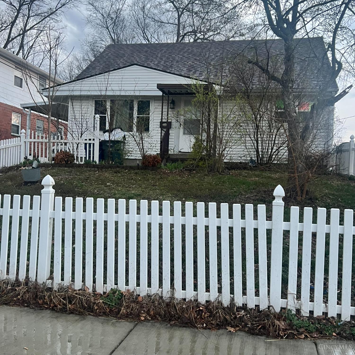 Photo of 223 N Cherrywood Ave, Dayton, OH 45403