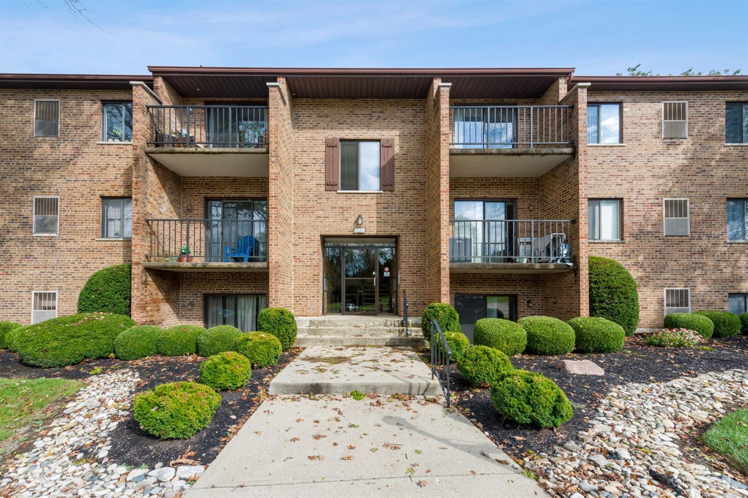 Photo of 5442 Bluesky Dr 12, Green Twp, OH 45247