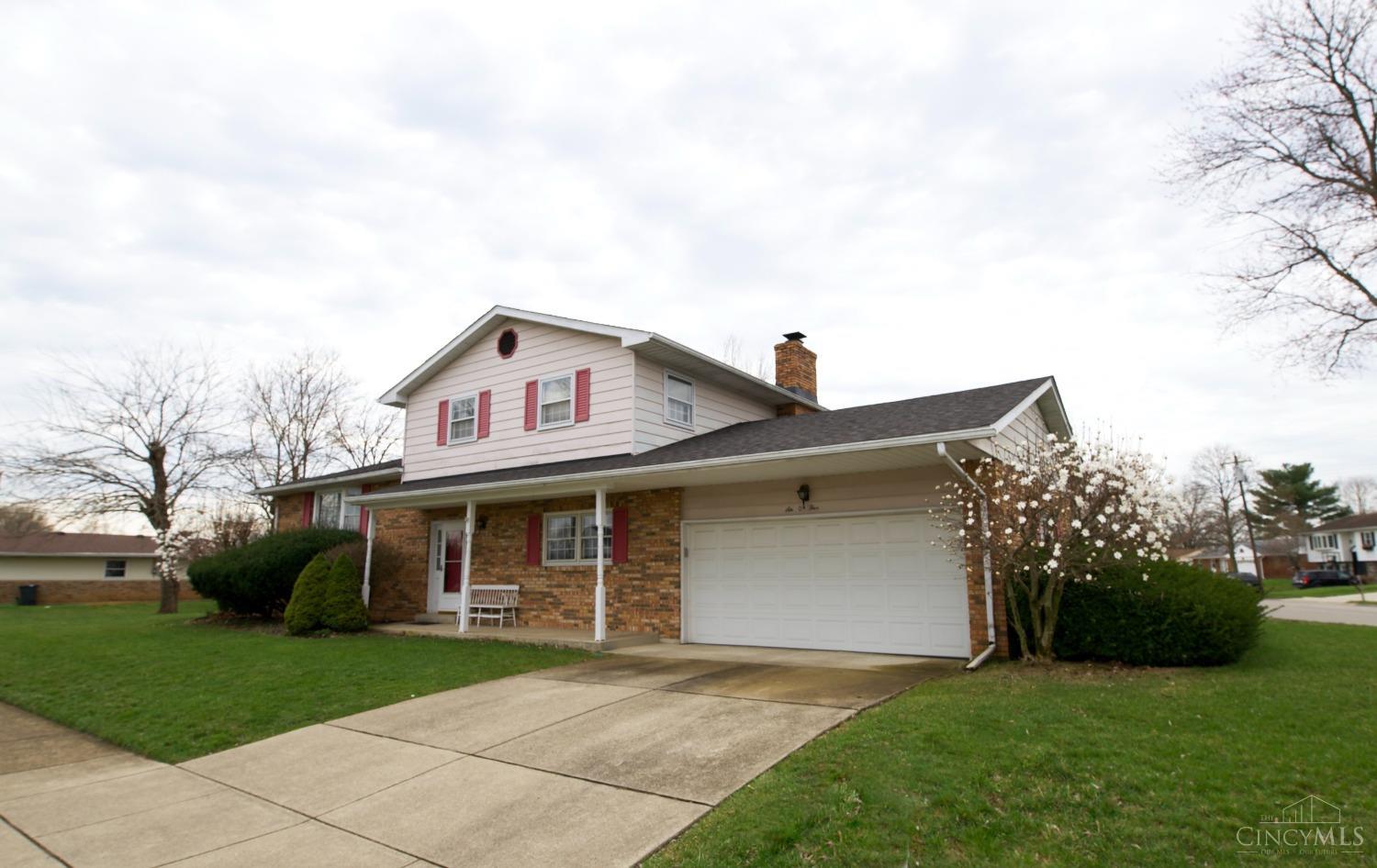 Photo of 605 W Aberdeen Dr, Trenton, OH 45067