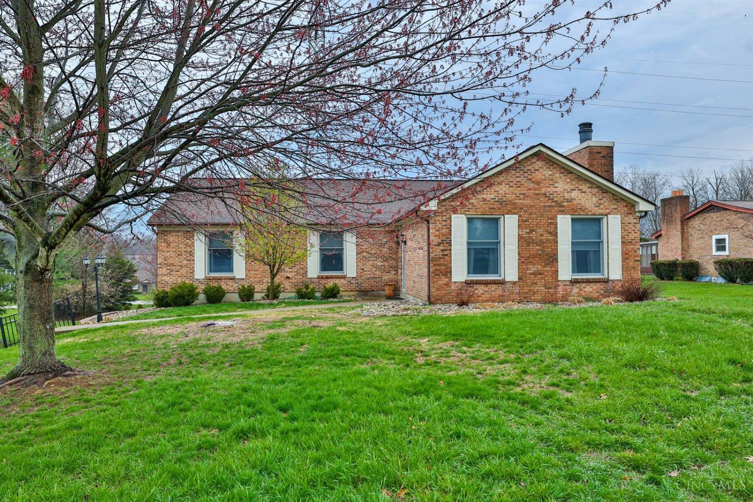 Photo of 8696 Birchbark Dr, Symmes Twp, OH 45249