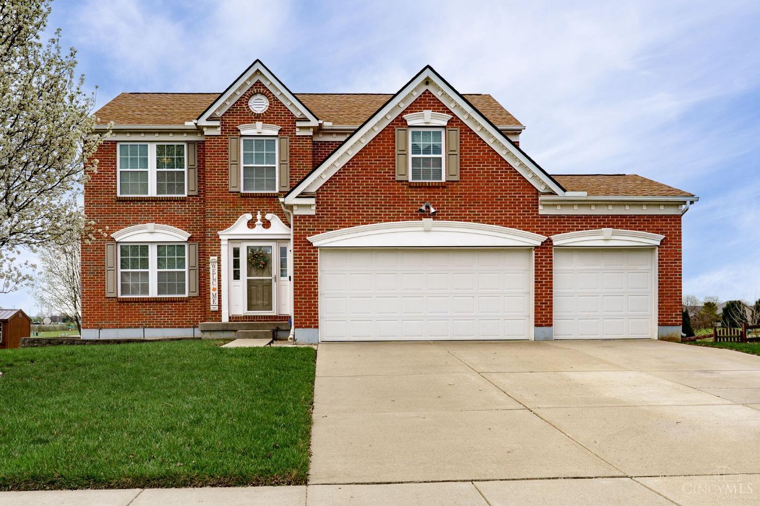 Photo of 2055 Cathedral Ln, Hamilton, OH 45013