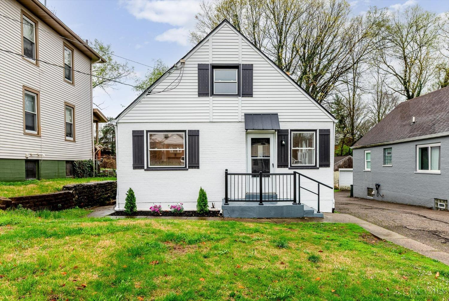 Photo of 6417 Bramble Ave, Cincinnati, OH 45227