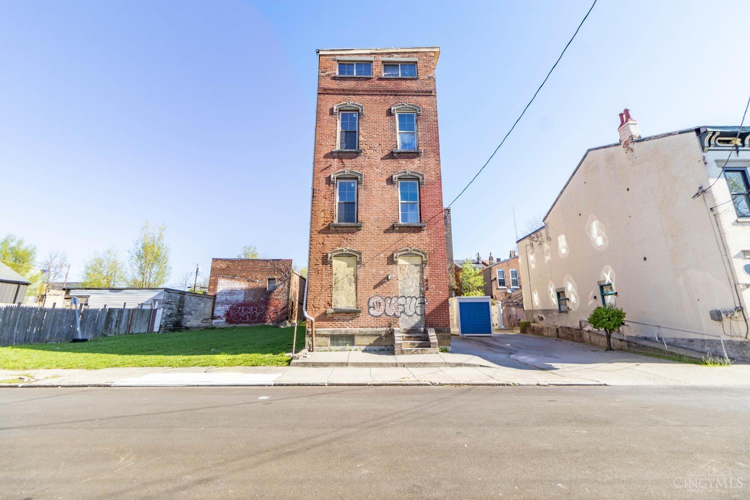 Photo of 818 Livingston Street, Cincinnati, OH 45214