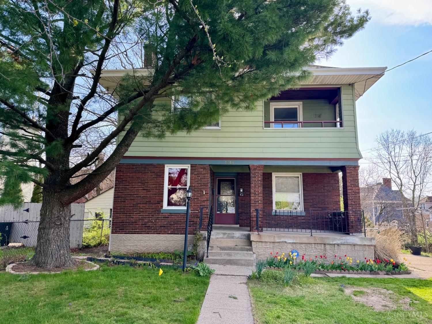 Photo of 1044 Academy Ave, Cincinnati, OH 45205