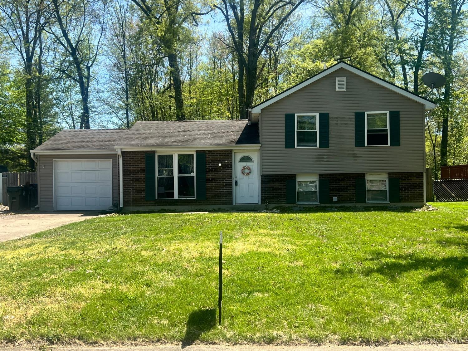 Photo of 1417 Finch Ln, Miami Twp, OH 45150