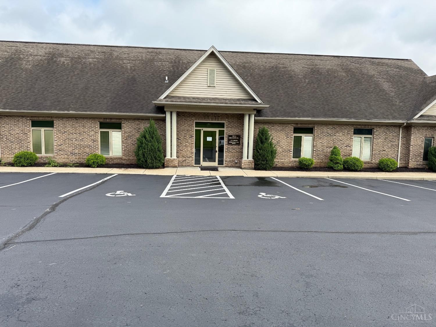 Photo of 1081 N University Blvd B, Middletown, OH 45042
