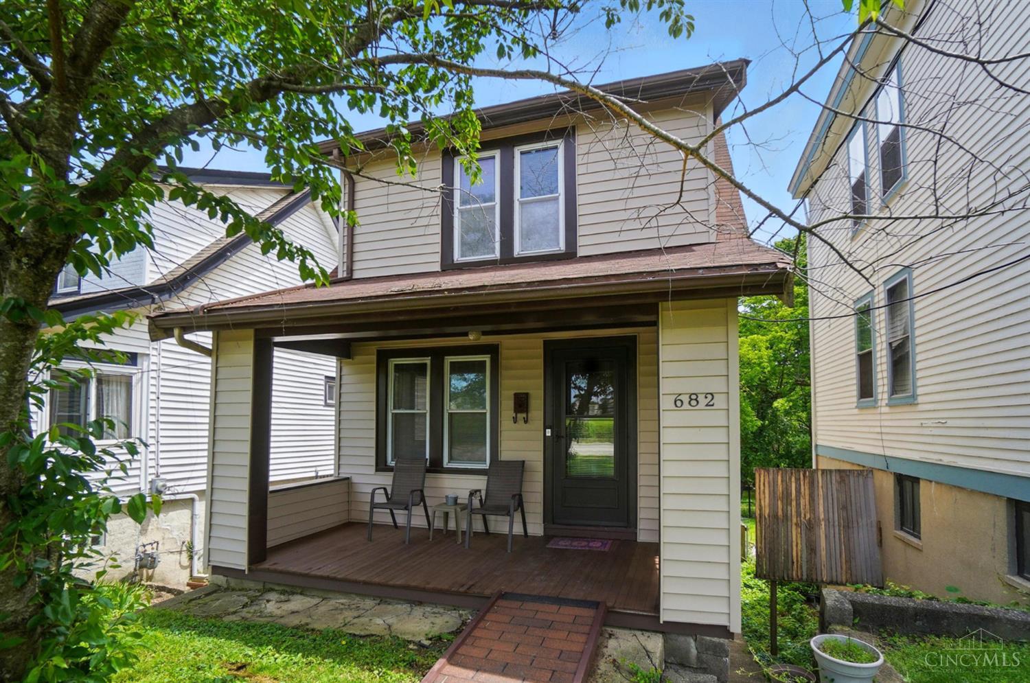 Photo of 682 Enright Avenue, Cincinnati, OH 45205