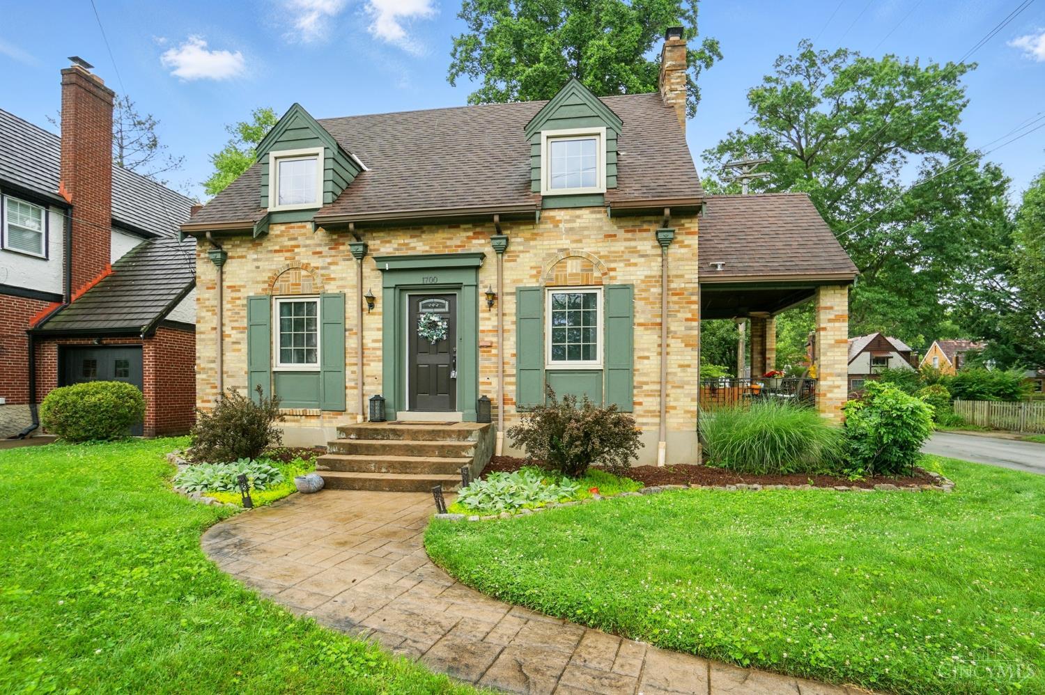 Photo of 1700 Beacon St, Cincinnati, OH 45230