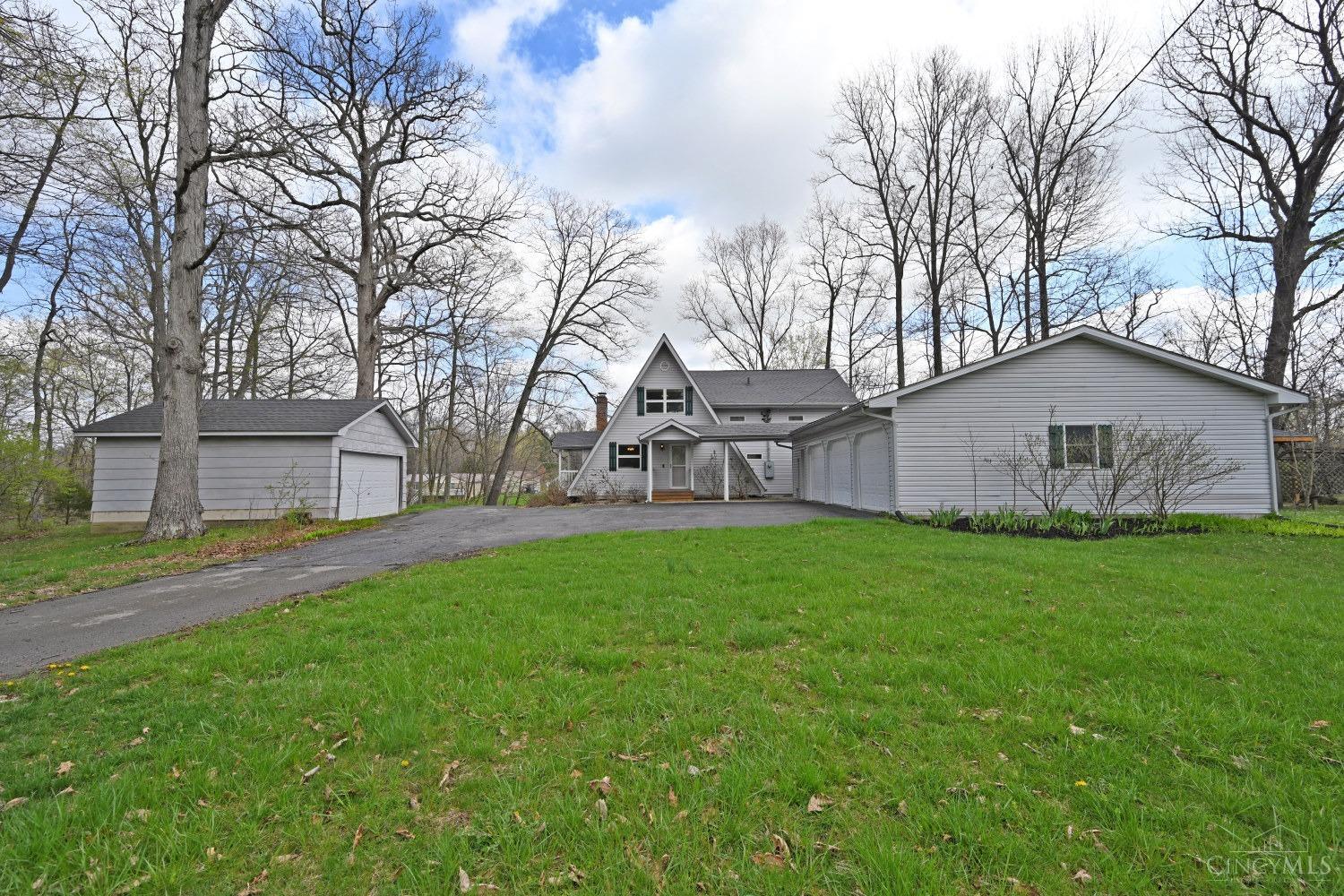 Photo of 872 Waynoka Dr, Jackson Twp, OH 45171