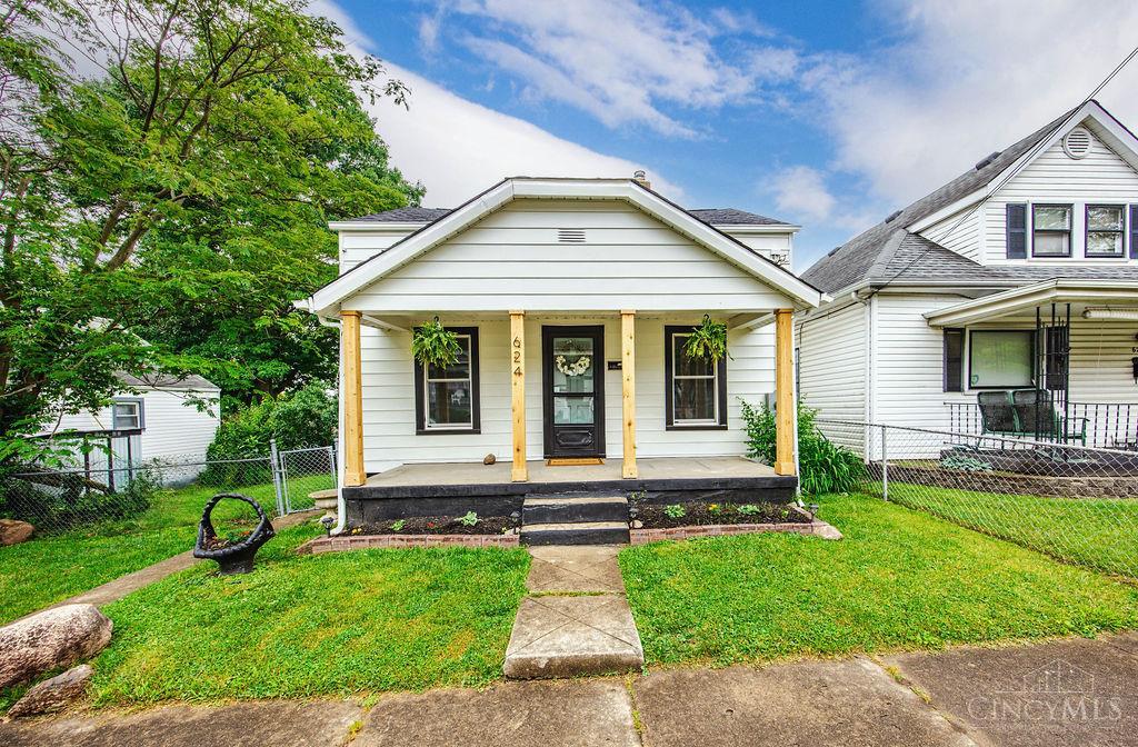 Photo of 624 Barnard Ave, Hamilton, OH 45013