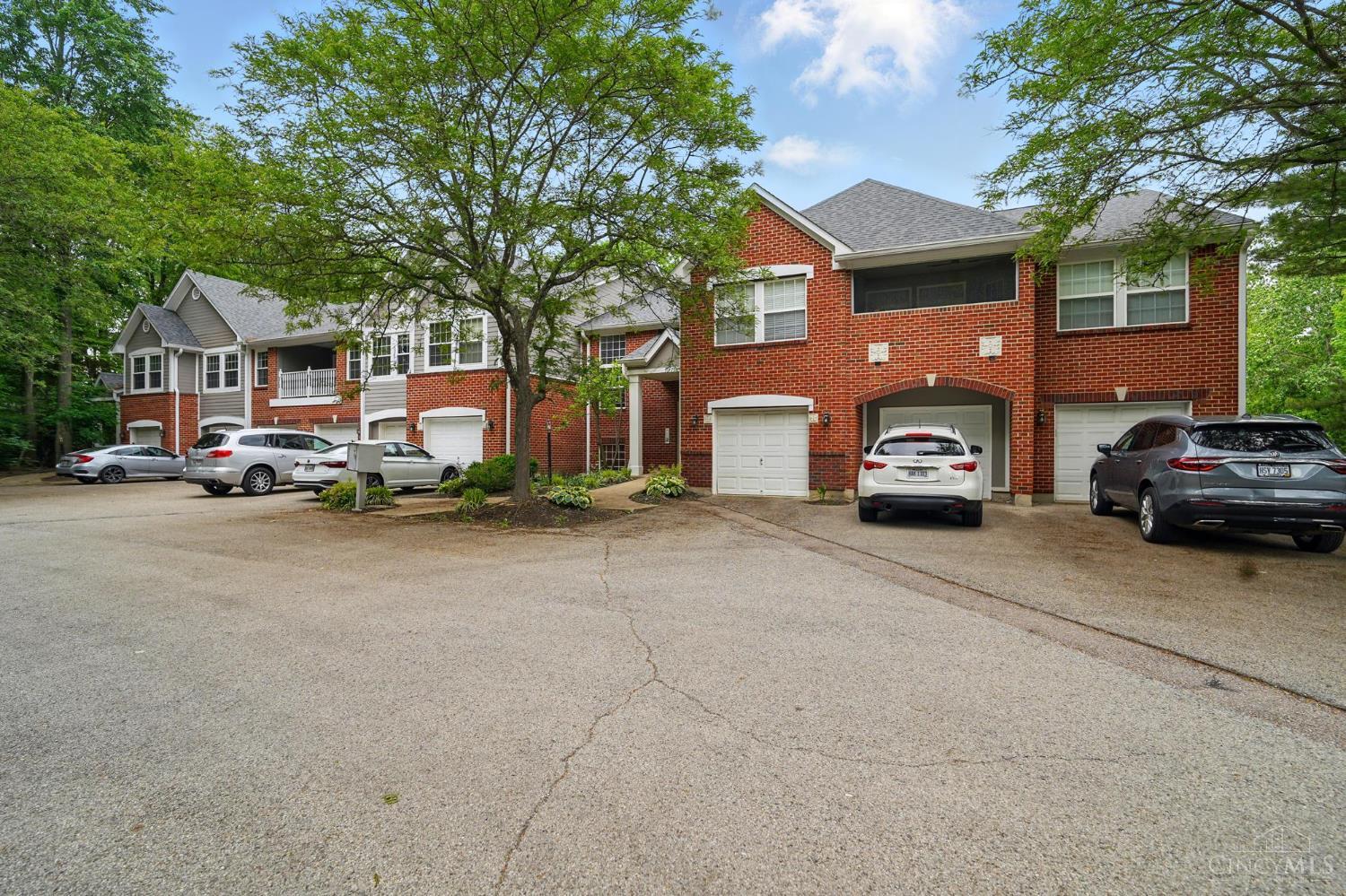 Photo of 11971 Olde Dominion Dr 2, Symmes Twp, OH 45249