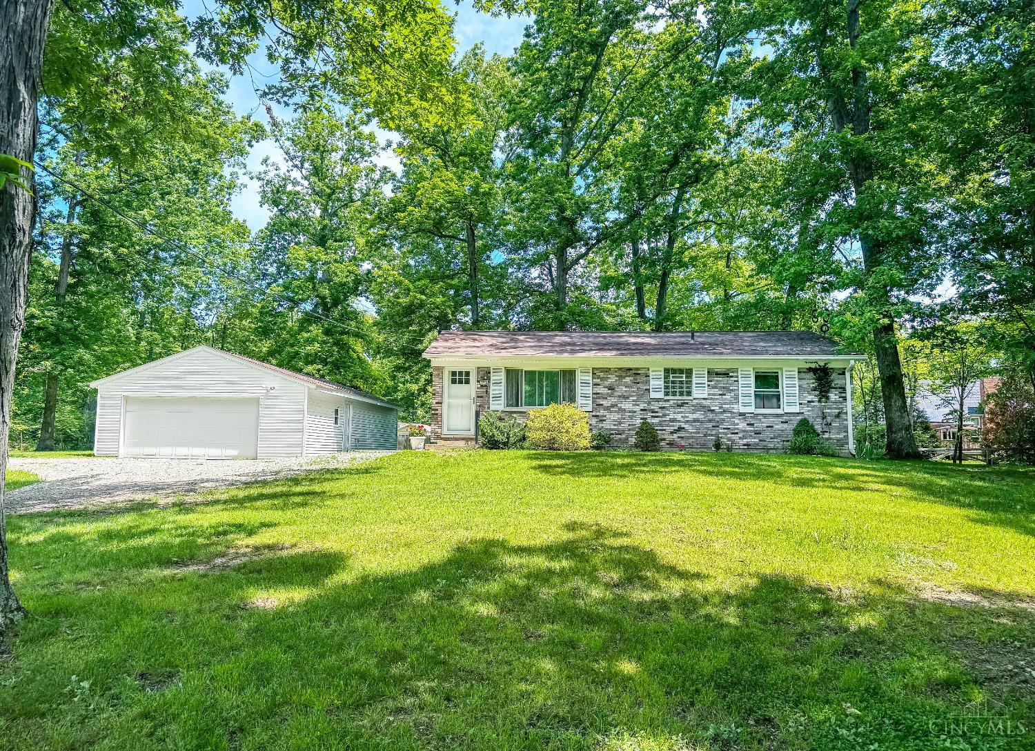 Photo of 291 Schlitz Dr, Perry Twp, OH 45118